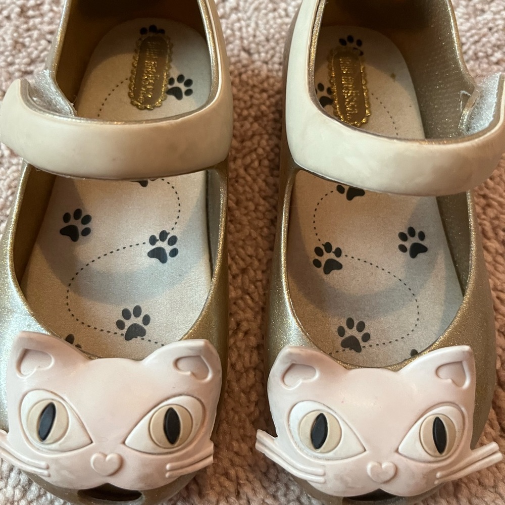 Mini Melissa gold cats
